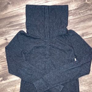 Lululemon In A Cinch pullover
